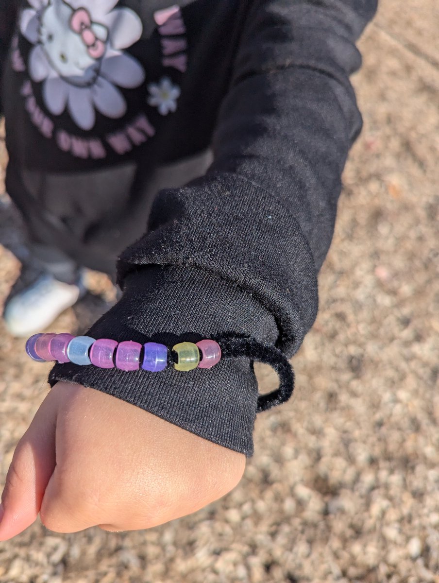 Sarah Melanson (@melansonteach) on Twitter photo One-to-one correspondence, counting to 10, fine motor practice, AND beads that change colour in the sun! This was a very popular activity this week! <a href="/CaradocPS/">Caradoc Public School</a> <a href="/TVDSBKinder/">TVDSBKindergarten</a> <a href="/tvdsbmathk8/">tvdsbmath</a> One-to-one correspondence, counting to 10, fine motor practice, AND beads that change colour in the sun! This was a very popular activity this week! <a href="/CaradocPS/">Caradoc Public School</a> <a href="/TVDSBKinder/">TVDSBKindergarten</a> <a href="/tvdsbmathk8/">tvdsbmath</a>
