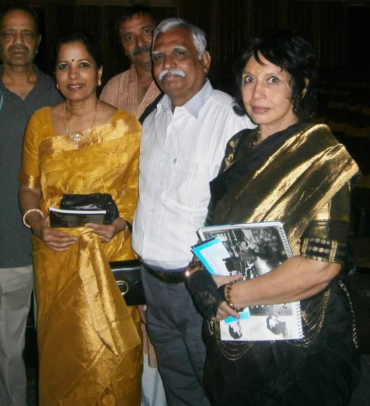 V Maruthi Rao (@marutirao) on Twitter photo When I had the good fortune of meeting late Sharda Rajan ji, the famed singer at Mumbai with Lakshmi Tummala ji and Mukund Marulkar ji <a href="/SJFansAssnCal/">Shankar Jaikishan : The Maestro of the Millennium</a> <a href="/Roopa13B/">Roopa B</a> <a href="/ksp1408/">ksp1408</a> <a href="/sathian_nair/">prashant nair</a> <a href="/ChhabraHariPal1/">Chhabra</a> <a href="/DrMSGirish2/">DrMSGirish</a> <a href="/v_vkdholakia/">V.K.Dholakia</a> <a href="/arvindsingh_dev/">Arvind S Dev 🇮🇳</a> When I had the good fortune of meeting late Sharda Rajan ji, the famed singer at Mumbai with Lakshmi Tummala ji and Mukund Marulkar ji <a href="/SJFansAssnCal/">Shankar Jaikishan : The Maestro of the Millennium</a> <a href="/Roopa13B/">Roopa B</a> <a href="/ksp1408/">ksp1408</a> <a href="/sathian_nair/">prashant nair</a> <a href="/ChhabraHariPal1/">Chhabra</a> <a href="/DrMSGirish2/">DrMSGirish</a> <a href="/v_vkdholakia/">V.K.Dholakia</a> <a href="/arvindsingh_dev/">Arvind S Dev 🇮🇳</a>