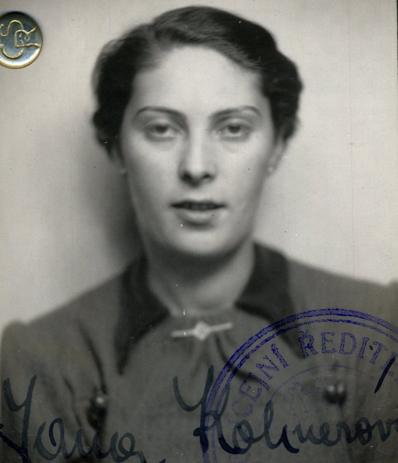 26 October 1913 | A Czech Jewish woman, Jana Friedlerová, was born in Prague.

She was deported to #Auschwitz from #Theresienstadt ghetto on 6 October 1944. She did not survive.