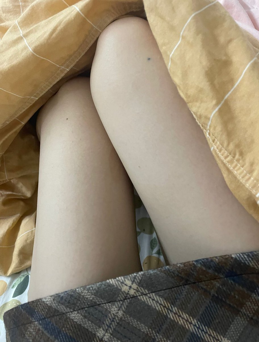 padss254670's tweet photo. 从广东来北京读书的05年的大一妹妹，经常在宿舍里挑逗，最终给操的喷水💦。还是大学生，身材好皮肤嫩玩的开。
素质交友，010看眼缘 #北京 #单男 #情侣 #绿奴 #巨屌 #大学生 https://t.co/InVKXxDHch