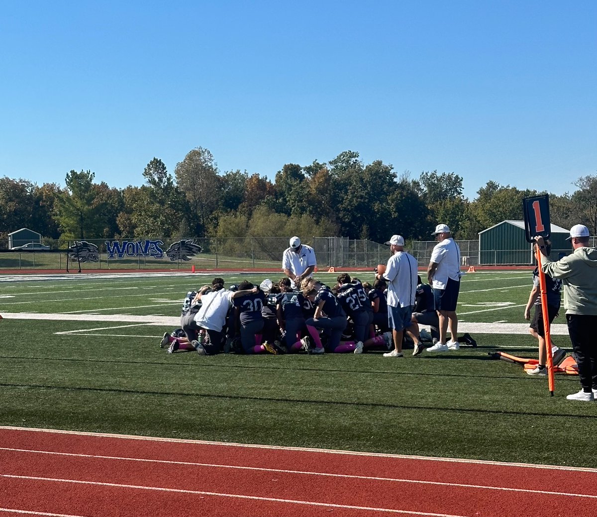 TrishaGrantham5's tweet image. Ashton’s tackle football season came to an end earlier than we had hoped. These boys played with 💙. Until next year🏈🐾🏉
“Clear eyes, full heart, can learn” 👀♥️📘 #10 #jrwolves #adversity #prayer🙏 #pack🐺 @ag_stl @GranthamAddy @TJRWolves