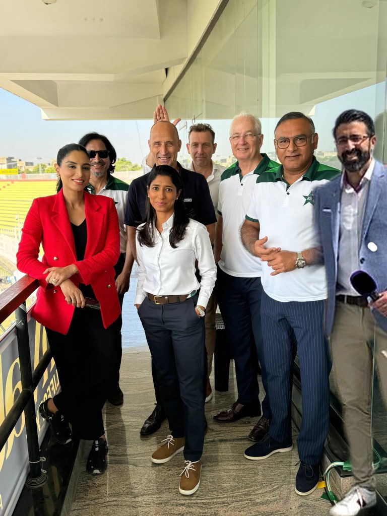 David215Gower's tweet image. Whatever happens on the field it is always a joy working with this lovely group. Thank you again Pakistan for a fascinating and hugely hospitable tour.