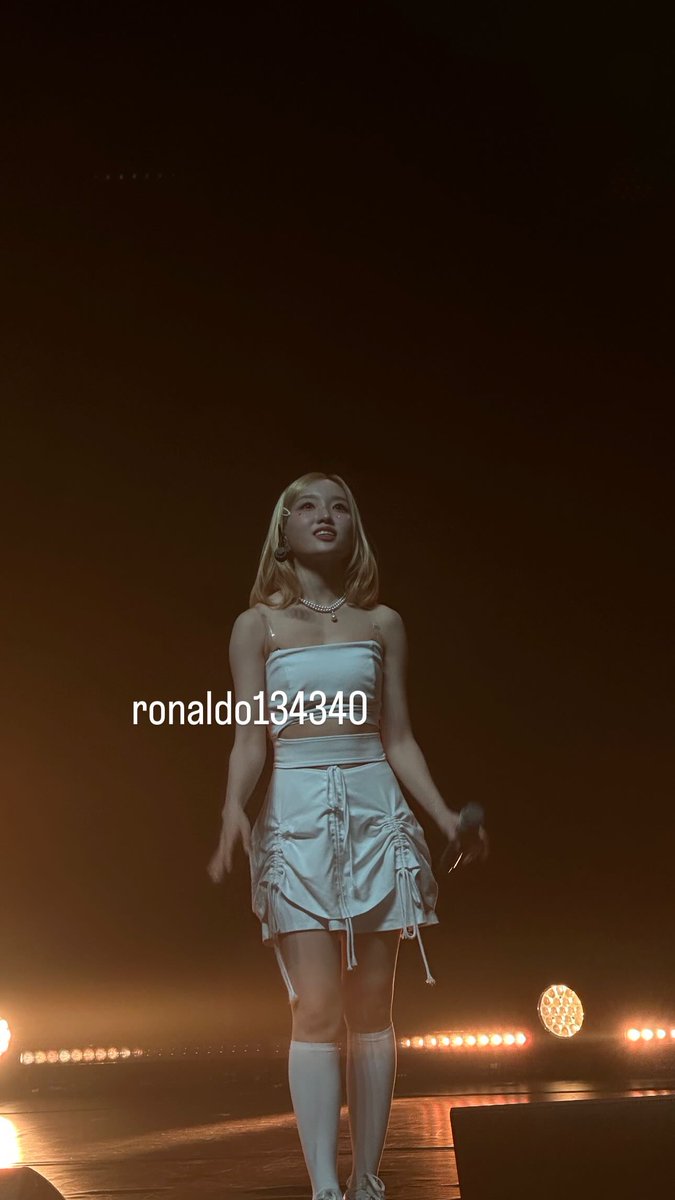 Ronaldo134340's tweet photo. Looble in LA 🤗
#loossembleLA #Loossemble #Hyeju #Gowon #ViVi #Hyunjin https://t.co/h6TriXeQ9f