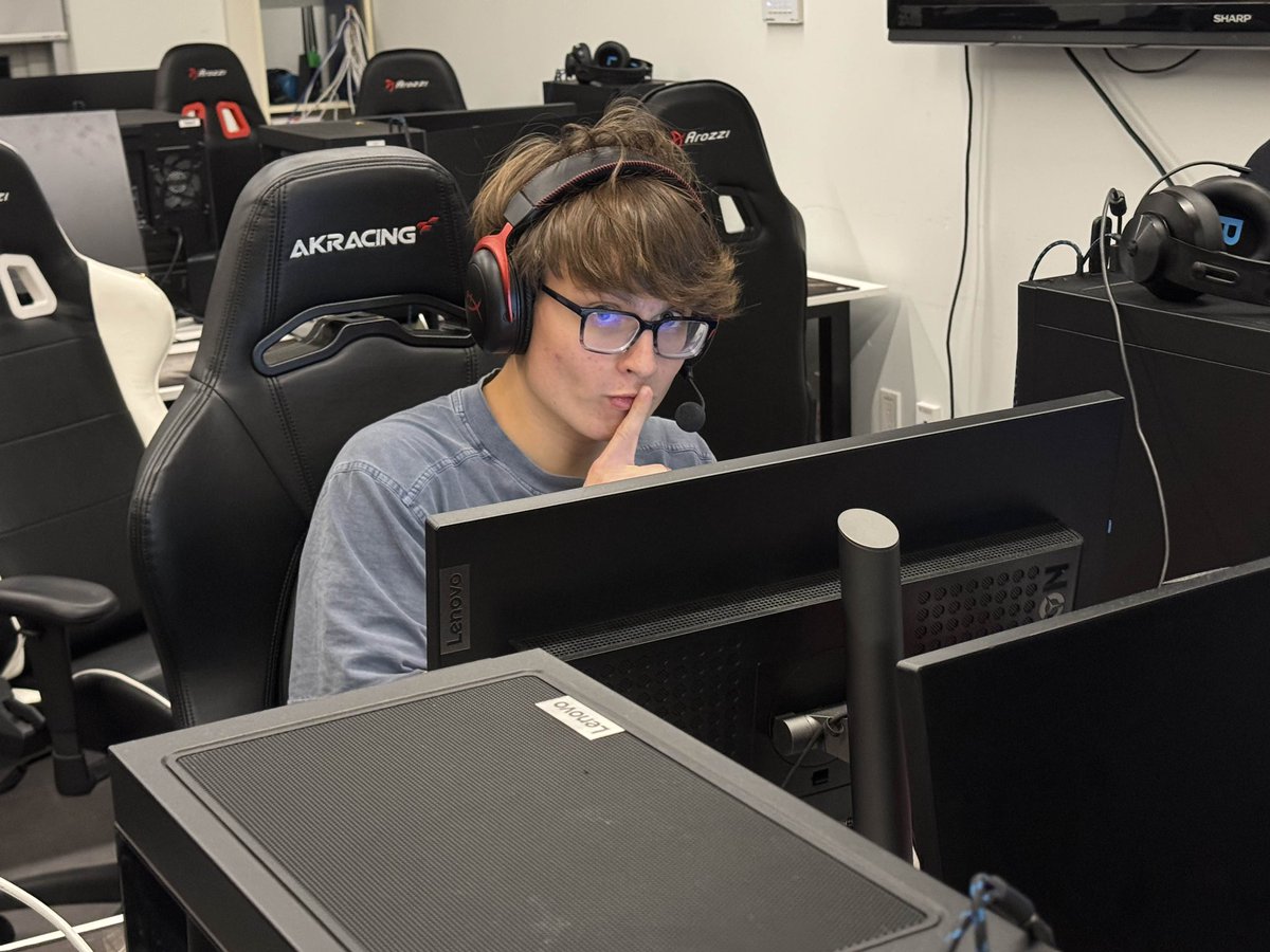 UBC_OW's tweet photo. We win our match against @ualberta_esa Rosa 3-0 today!!
@MagPolar deflected their blizzard map 2 and mogged the competition https://t.co/Iim4xno8Pe