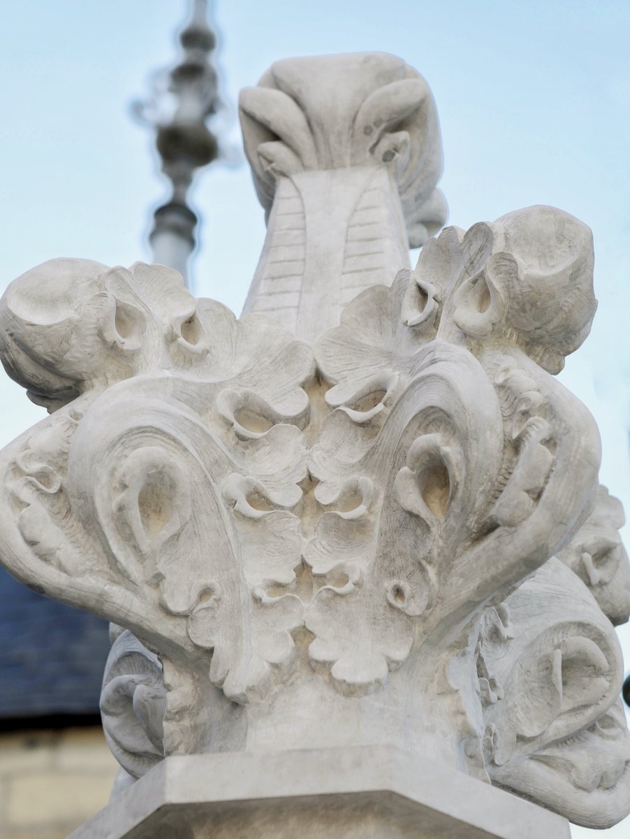 MontreuilBellay's tweet photo. 🔴 𝗗𝗘𝗡𝗧𝗘𝗟𝗟𝗘 𝗗𝗘 𝗣𝗜𝗘𝗥𝗥𝗘 🧐 | Aujourd'hui, nous vous proposons un zoom sur un fleuron récemment restauré, sublimant sa dentelle de pierre ! 🔎
Rendons hommage à l’incroyable savoir-faire des artisans qui travaillent avec finesse le #tuffeau ! 😍 #ValdeLoire https://t.co/0PfJeBoTOw
