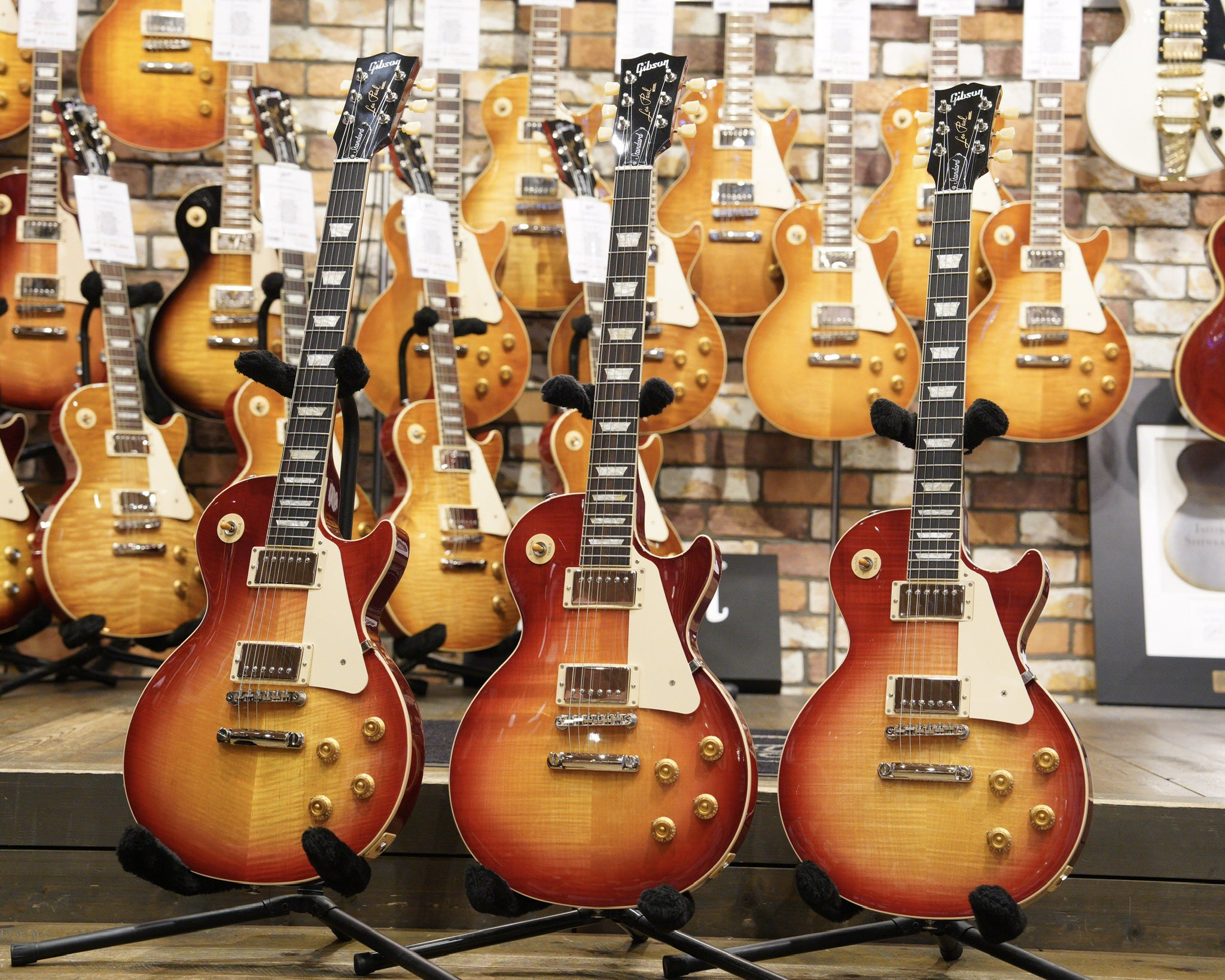 Gibsonレスポールスタンダード チェリーサンバースト 国内随一の在庫量！ Gibson Les Paul Standard 50s Heritage