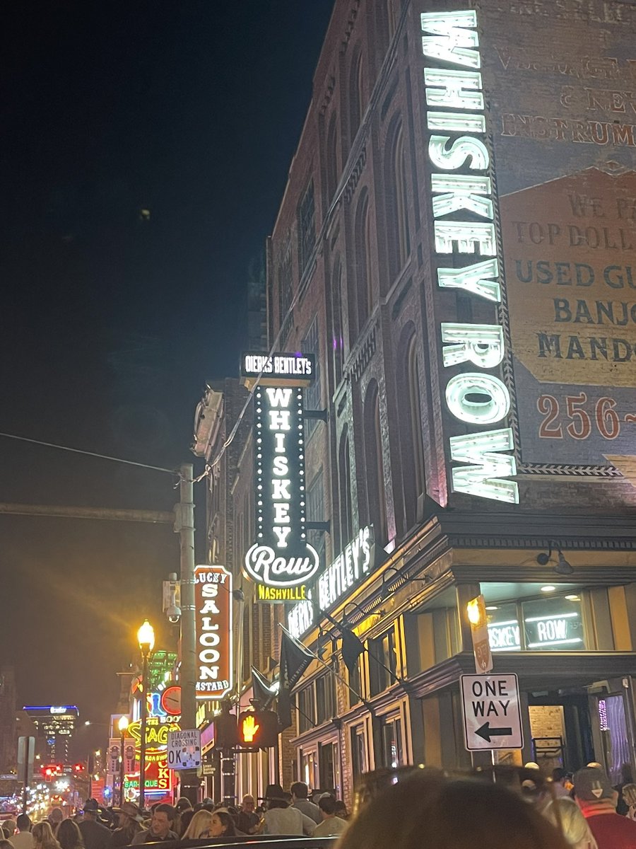 karrie_joy's tweet photo. Nashville did not disappoint! Broadway was crazy, crazy good fun……Would love to go back!!! 🤠💃💪🏻
#peoplewatching
#isitbedtimeyet
#chooseyou
#choosehappy https://t.co/48gdsouvD4