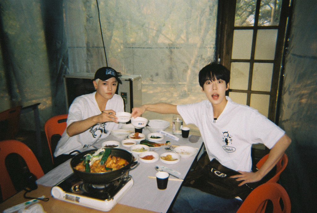 weekendnct's tweet photo. 참나 커플 https://t.co/6BUkKwM5sc