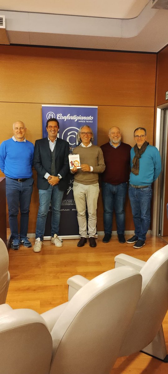 Comunque sia è sempre un’emozione condividere il lavoro di un viaggio fatto di incontri e di parole messe su carte. Ed è accaduto anche ieri sera all’anteprima del  libro #Impresa! scritto a quattro mani con #AndreaVidotti. Grazie a <a href="/ConfartTreviso/">Confartigianato Imprese Treviso</a> per la calorosa accoglienza