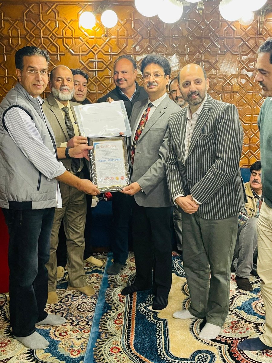 kpdcloffice's tweet photo. Er. Shurjeel G. Lala, SE Circle II Sgr & Er. Shabir A. Khan, CEO IT&C, presenting EAS's ISO Quality Control Certification to Er. Sandeep Seth, CE (D). 
Rare distinction for #KPDCL. 
@diprjk @OfficeOfLGJandK @nasirsogami @DullooAtal @MinOfPower @GreaterKashmir @DailyExcelsior1