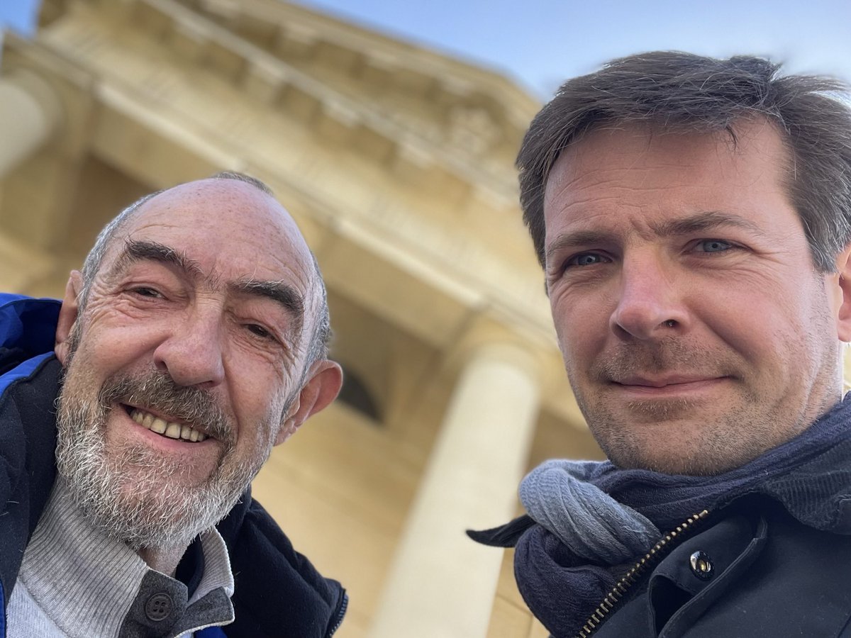 📚LIBRISPHAERA
🟦 8 ANS…
🎂 #26octobre2016 

« Créateur de livres et d'objet livres », Manufacture, Maison d'édition et Fabrique.
📲Retrouvez-nous 📘👇🏼
lamanufacturelibrisphaera.com

#LibriSphaeraFabrique   #LibriSphaeraManufacture  
#LibriSphaeraMaisonédition 
#MadeinFrance🇫🇷