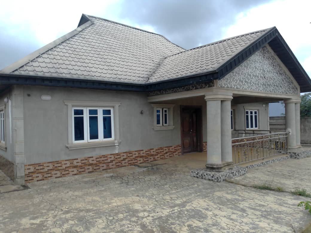 dejohncatalyst's tweet photo. Property for Sale

Property Overview:

Location: Pakoto Ifo, Ogun state.

Size: Three bedrooms flats Bungalow with security house on one full plot of land. 

Document: Receipt and Deed of Assignment 

Price: 30M https://t.co/99J3gXQz5M