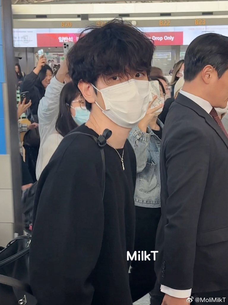 여름 tweet media