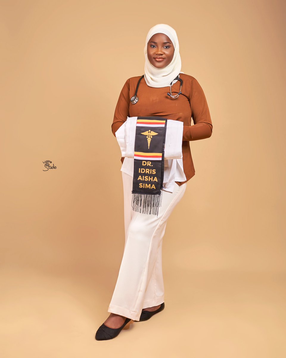idris_sima's tweet photo. Officially a doctor!
Reintroducing: DR. IDRIS AISHA SIMA
(MB;BS, Uzairue)

Distinctions in;
1. Anatomy
2. Biochemistry
3. Pathology
4. Pharmacology
5. Paediatrics
6. Obstetrics &amp; Gynaecology
7. Community Medicine
8. Medicine
9. Surgery

#medicaldoctor #induction #valedictorian https://t.co/Bk5g1cU3f0