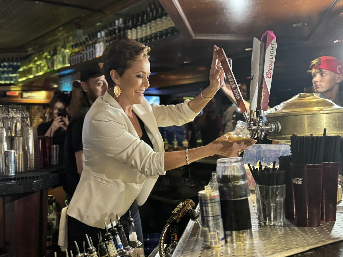 Kari Lake pouring beers for college students after her rally… LEGEND!