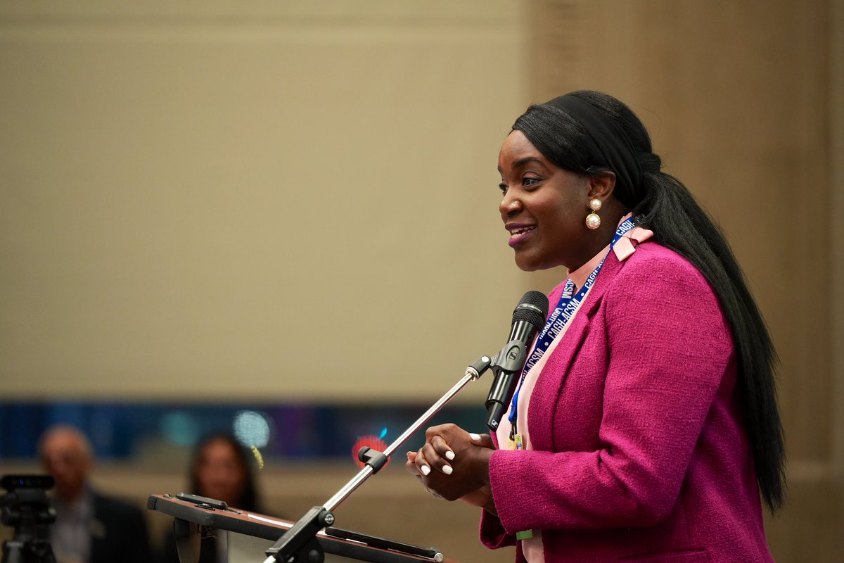 👏🏾Thank you Dr. Peter Singer for highlighting the importance of diverse mentors that can work to advance real-world impact through the Global Health Leaders &amp; Practitioners of tomorrow.

Mentornet by CAGH is a great platform for #GlobalHealth #Mentorship. Join us!

#Mentors