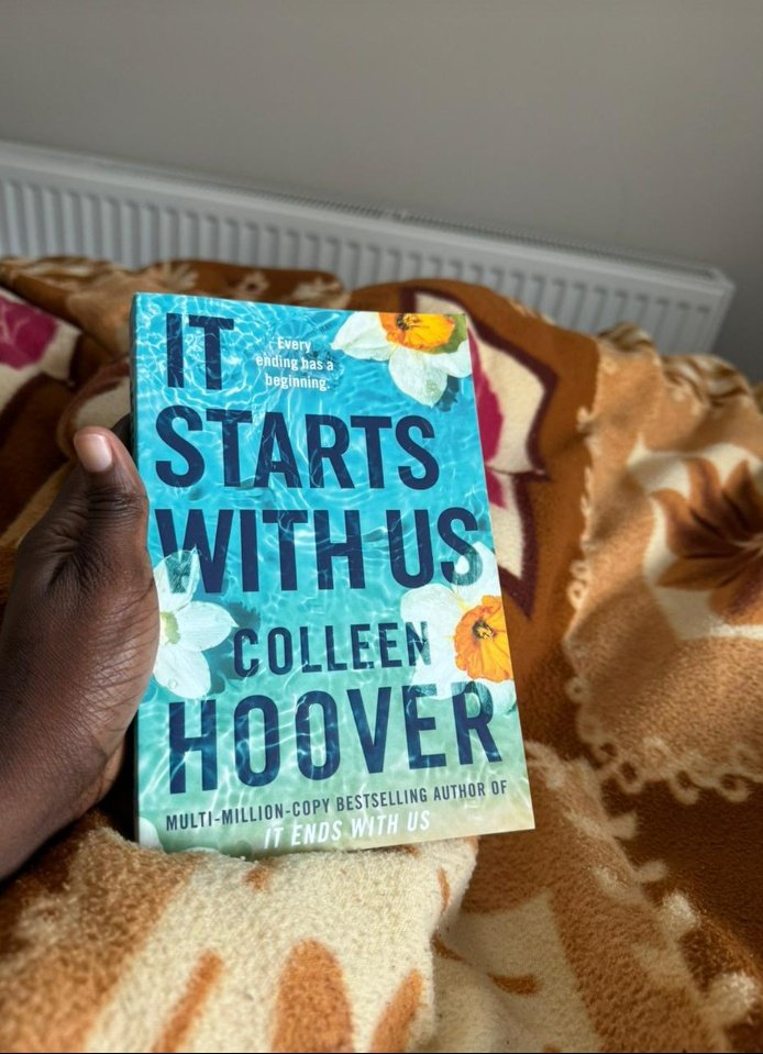 Hannahlly_'s tweet photo. I think all women and men should read this! Which one of these two Colleen Hoover titles have you read? https://t.co/K3jlEDKVTK