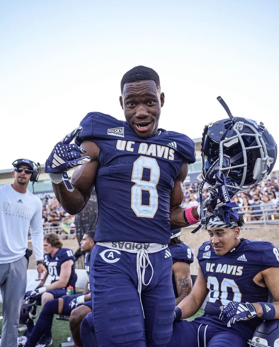 After a great game my family and I are thankful to receive an offer to UC Davis! <a href="/CoachD_Jordan/">CoachDuMaurierJordan</a> <a href="/joe_smigiel/">Joe Smigiel</a> <a href="/NPPanthersONE/">NEWBURY PARK FOOTBALL</a> <a href="/MrDailyDeposits/">Whitney Lewis Trainer 🏁</a> <a href="/RhareBreed7on7/">RhareBreed</a>
