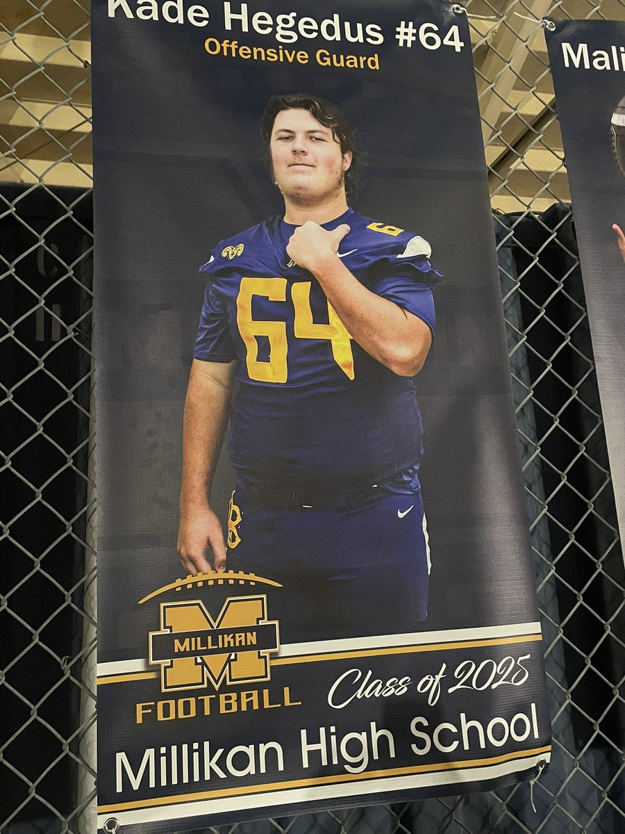 pitluvr76's tweet image. Senior night, Family 1st♥️ we are so proud to be apart of this team family, who are now the Moore League Champions!!🏆
Congratulations @MillikanHSFB 
@HegedusKade 
@ItsBigT__