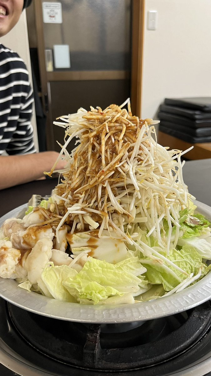 kosan___33's tweet photo. 見た目だけでそそられる🍲

#広島　#旅 #ホルモン https://t.co/bMTkRh7szr