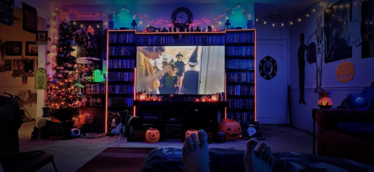 I will say, these #TheLastDriveIn nights with my #mutantfam / <a href="/TheMutantFam/">The Mutant Fam</a>, <a href="/therealjoebob/">Joe Bob Briggs</a>, and <a href="/kinky_horror/">Diana “Darcy the Mail Ghoul” Prince 🎃💌</a> sure help the #Halloween    season feel.....Halloweenie. 🎃 🎃 🎃 

Now, back to #Satanslittlehelper...

[Kept my feet in the shot in case that's your thing]