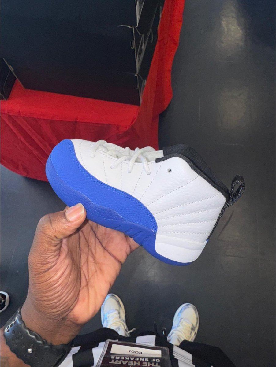 B_only1me's tweet image. Blueberry 12s released Dec 18th 🥶