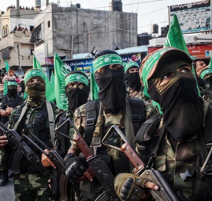 nenglaela93's tweet photo. HAMAS TIDAK PERNAH BERSANTAI
HAMAS TERUS MEMBURU IDF
HAMAS TERUS MEMBUAT HANGUS TANK TANK MERKAVA MAHAL ISRAEL HANYA DENGAN SENJATA YASIN YANG MURAH 👏👏👏
#SaveGazaCivilians
#SaveGazaHospitals
#SaveJournalist
#StopGazaGenocideNOW
#Israeli
#Israel_War_On_Civilians https://t.co/k7PfStNY31