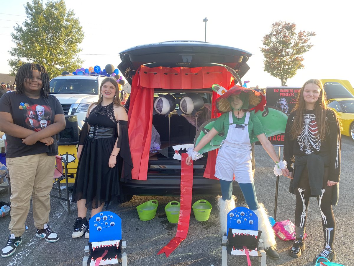 WBMSDrama's tweet photo. Such a great night of community and fun! We love being a part of WBMS &amp; BES Trunk or Treat! @wbmsboro https://t.co/aEqoUpjk50