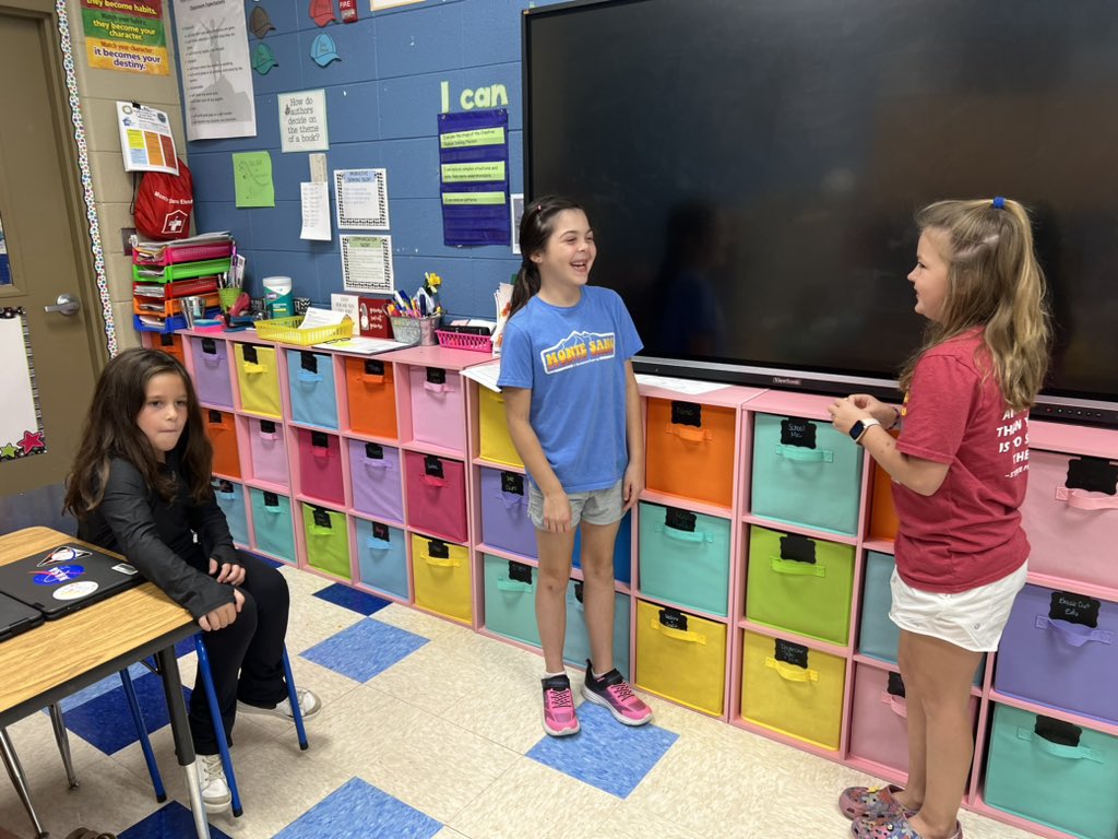I have never laughed so hard! Loved watching these nuggets come up with the craziest stories during a speed round of the YES! Game today! Improv is challenging and they absolutely killed it! They ranged from 16-55 seconds per round! <a href="/HCSgate/">HCS GATE</a>
