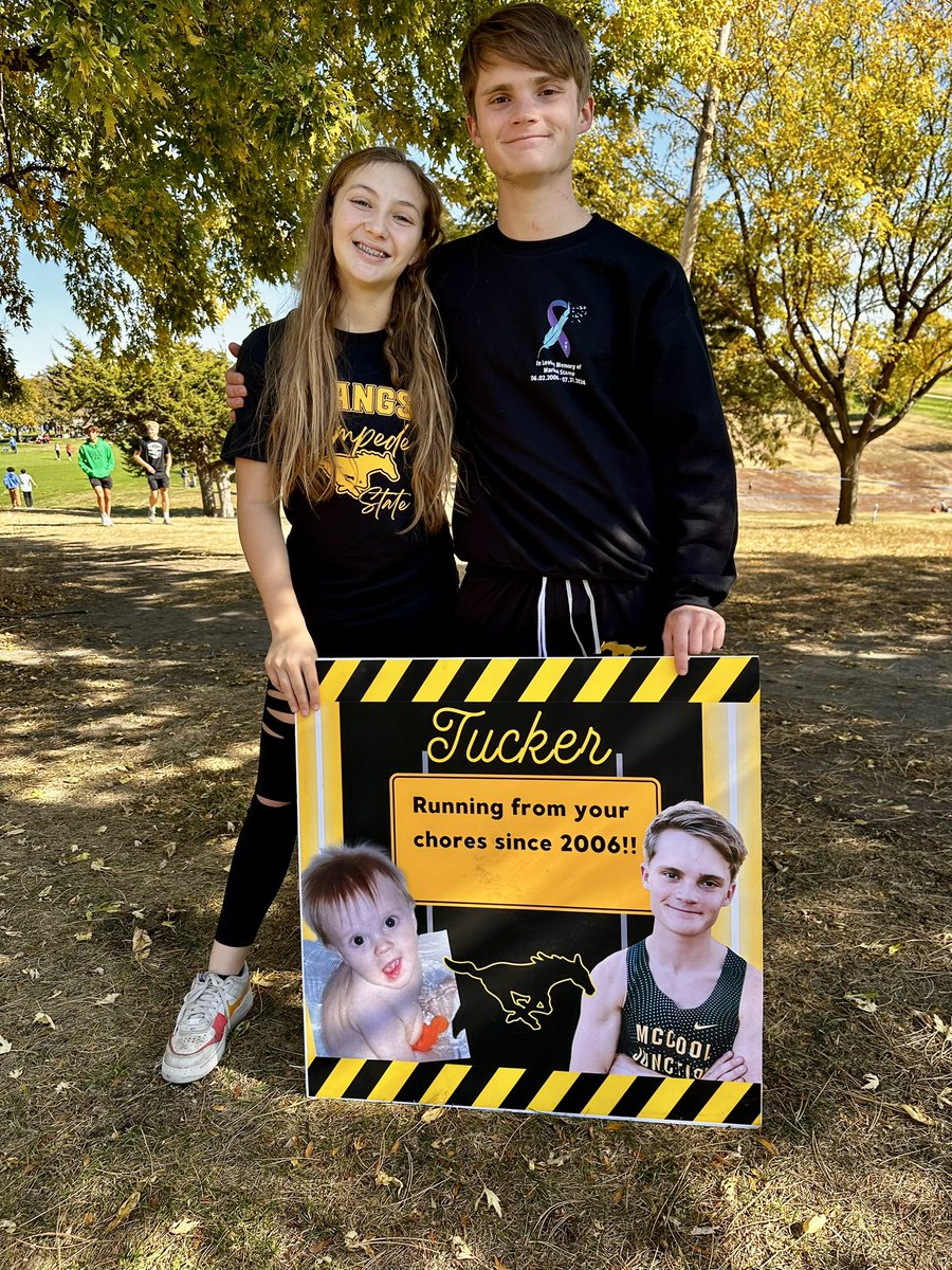 CoffeyGrind's tweet photo. The end of an era 😭🥹
#CrossCountry
#Senior https://t.co/uphoFDs213