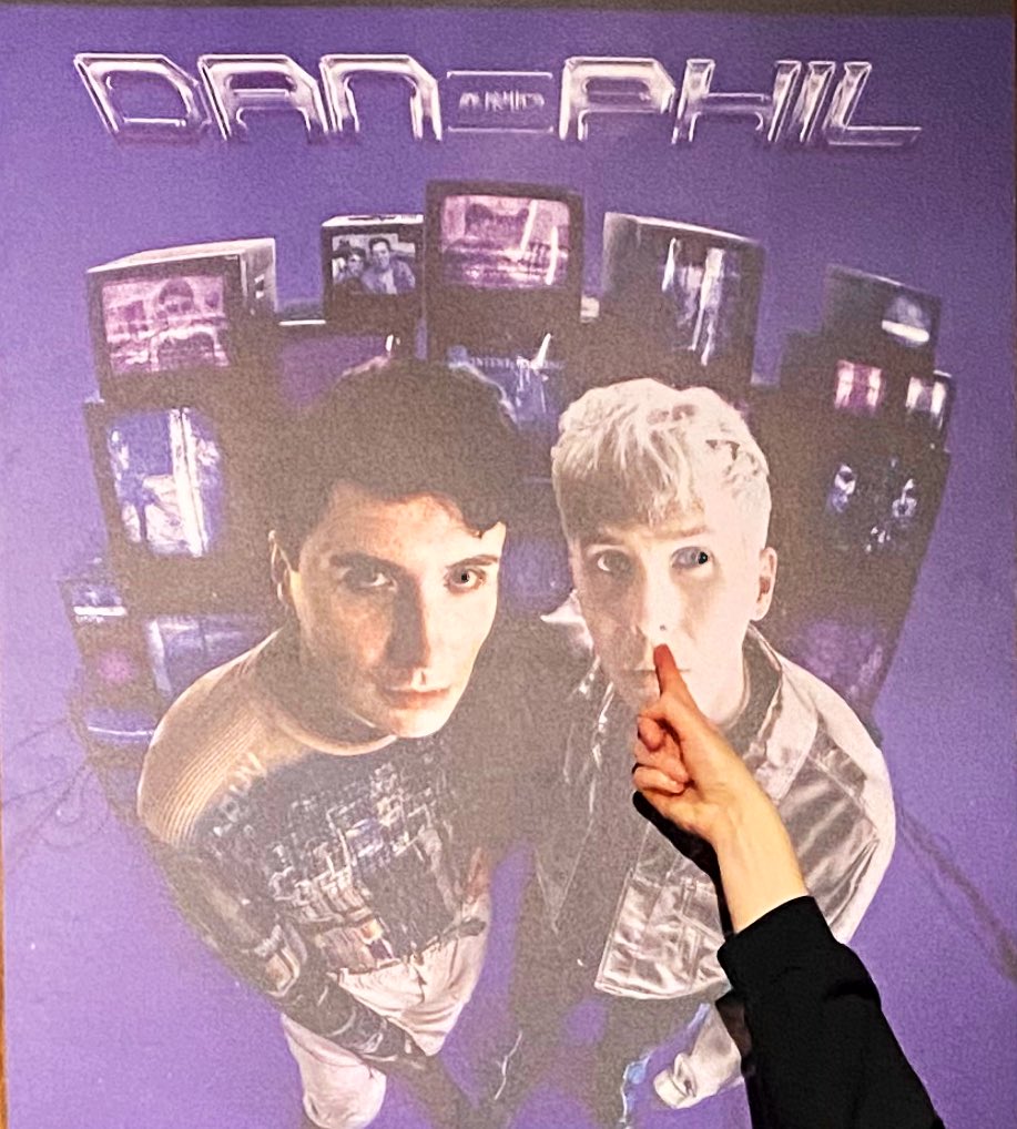hey_biianca's tweet photo. daptit austin!! y’all better believe i brought my binocs. #danandphil #terribleinfluencetour #terribleinfluence #daptit #daptitaustin #terribleinfluencetouraustin #im32 https://t.co/Q63bms0EwT