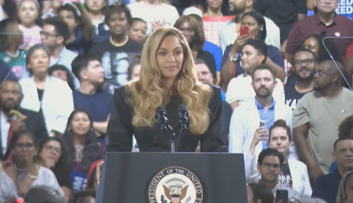harryjsisson's tweet photo. Wow. Beyoncé just said something incredibly powerful at Kamala Harris’s rally in Houston, Texas tonight “I'm not here as celebrity. I'm not here as a politician. I'm here as a mother.” Amazing. https://t.co/UgOKgcjY1J