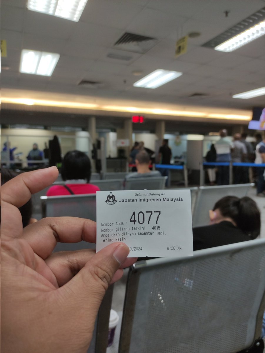 AimanAzfarr's tweet photo. @imigresenmy should been update your system regularly to avoid server down. Waiting from 8.30 and now at 10.30am the system still not recover. @KDNPUTRAJAYA @anwaribrahim https://t.co/ONsaOnmWVM