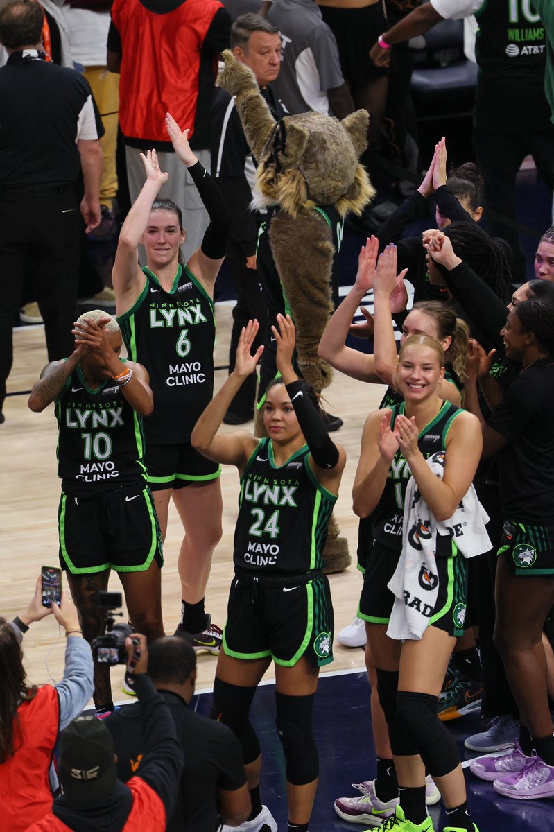 Carley Knox tweet media