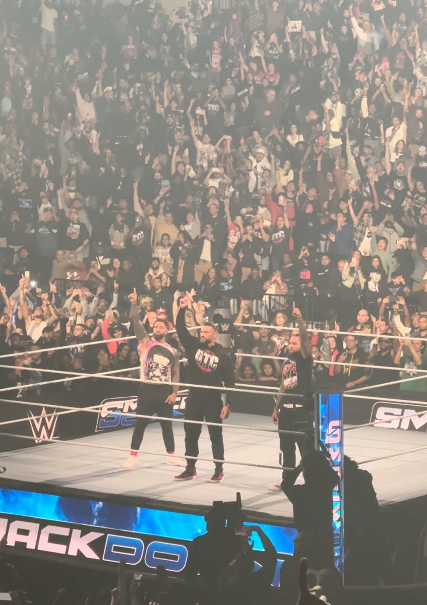 THIS PIC GOES SO FUCKING HARD.