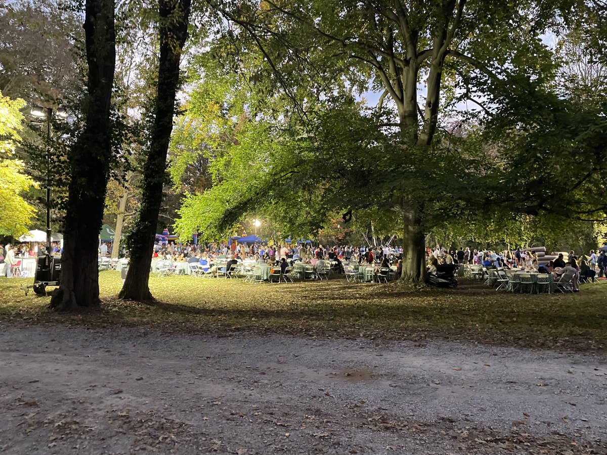 UMacCarthy's tweet photo. A perfect night for Fall Festival at Scarlet Gate- full of fun, friends, and of course ice cream. https://t.co/DouIUjQRXr