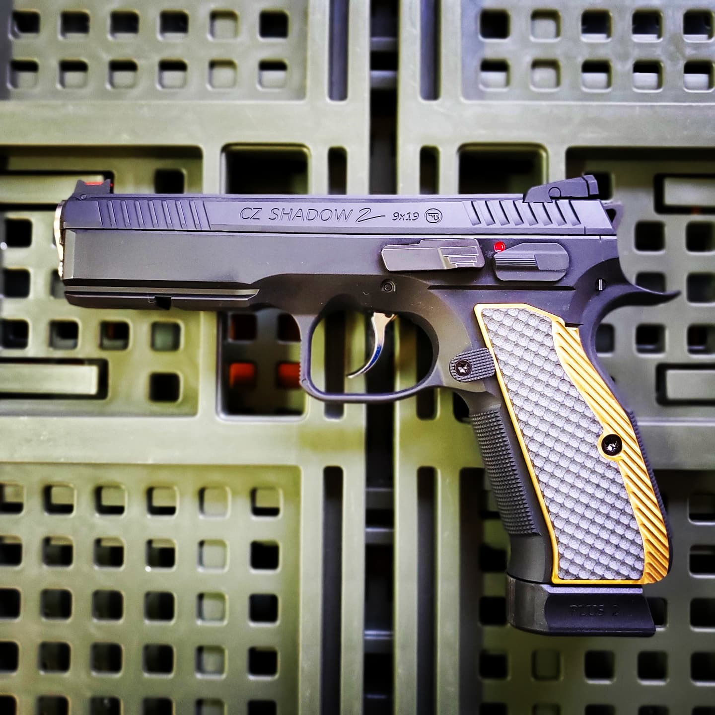 CZ Shadow 2 アルミグリップパネル 青（実銃用） Amazon.co.jp: Guuun G10グリップ CZ Shadow 2 Tactical CZ-75