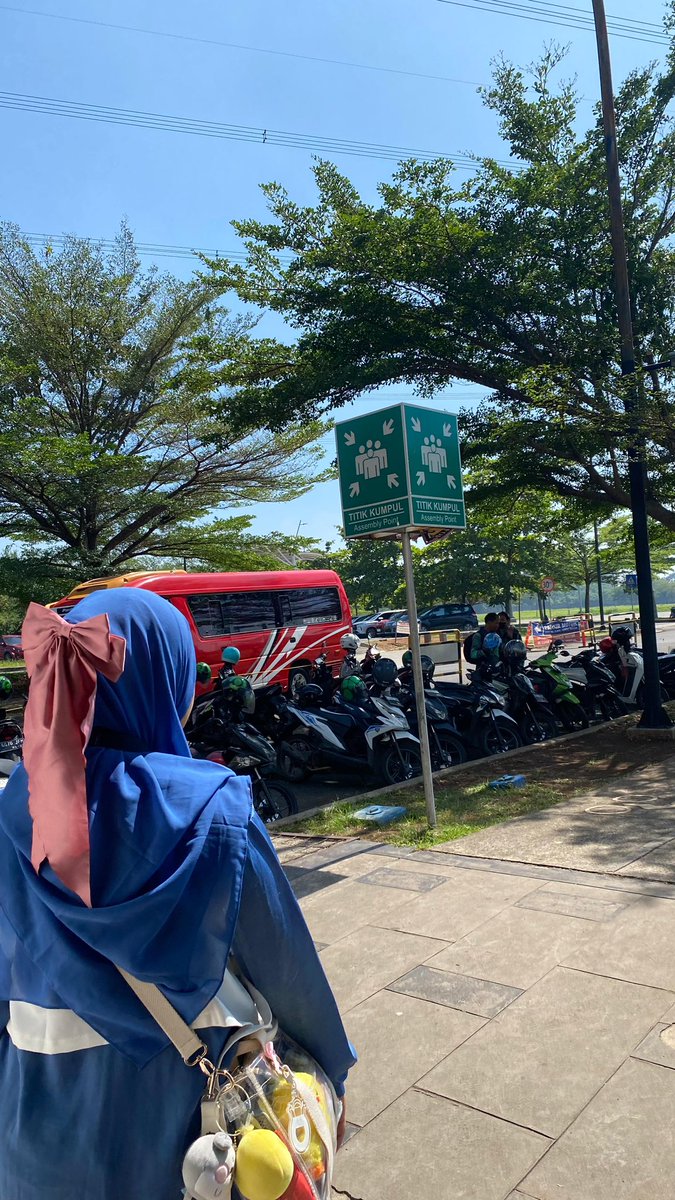 ZEROBASEONE_INA's tweet photo. [📢] ZEROBASEONE ‘TIMELESS WORLD IN JAKARTA’: SHUTTLE BUS INFORMATION

Titik kumpul shuttle bus arah pintu keluar intermoda turun kebawah arah parkiran mobil stasiun cisauk pintu 1

🔗 https://t.co/weT92WrVIZ

#SeasonOfSpark_ZB1
#ZEROBASEONEINJKT
#TIMELESSWORLD_IN_JAKARTA https://t.co/yq8gSzJLEf