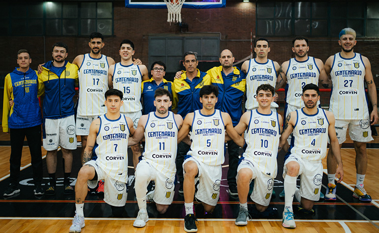 basquetplus's tweet photo. Los de Venado Tuerto festejaron en Santa Fe, los mendocinos en Córdoba y el Lobo en La Plata, el único local que logró vencer.

Liga Argentina: ganaron Centenario, Rivadavia y Gimnasia
https://t.co/NLXBRDUzd9
#LigaArgentina https://t.co/45frufu8kN