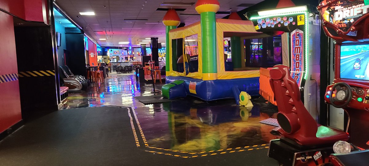 realTMDrake's tweet image. Lol #funzone at morristown, TN...should get bigger someday.