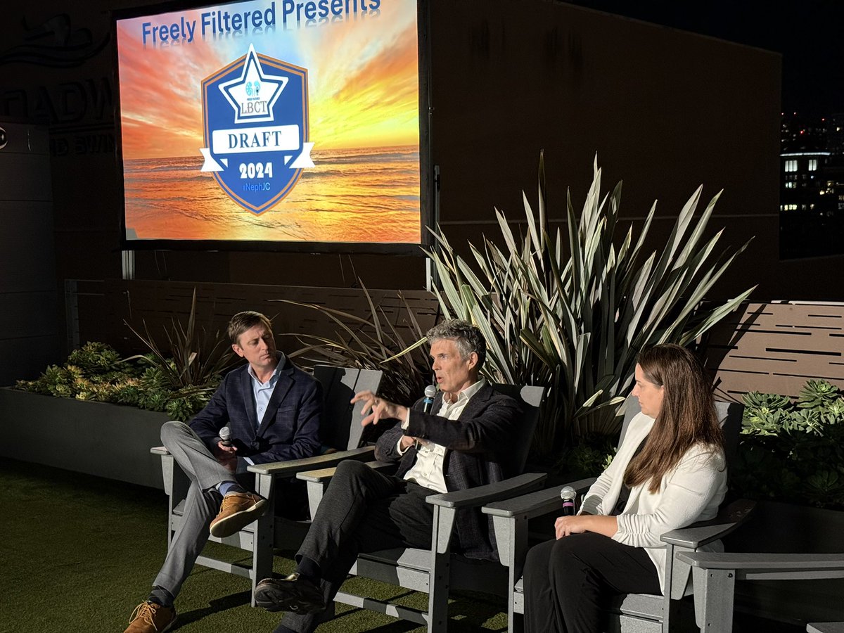 Tom Mueller holding court #NephJCNight