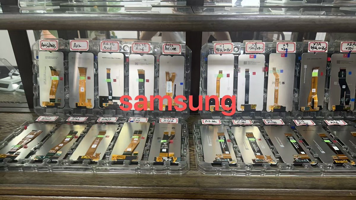 AlexElekworld's tweet image. Factory price for Samsung huawei xiaomi screen 
More details pls DM 
#samsunglcd #samsungscreen #samsungscreenreplacement #huaweiscreen #huaweiscreenreplacement #xiaomilcd #xiaomiscreenreplacement
