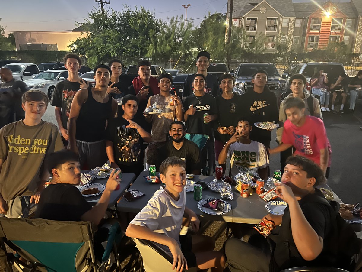 SSAISDssahs's tweet photo. The South San Antonio High School Boys Basketball had a family picnic after the 3-Point Shot-A-Thon! #BobcatFamily #PawsUp https://t.co/wxfFHxLFT9