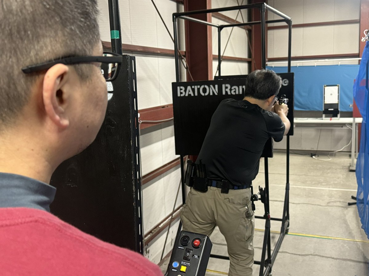 BatonGunsmith's tweet photo. ようやく快適な温度になりましたBATON Range 2階にて、JANPS月例会が始まっております。
ご参加の方々は、JANPSに熱い闘志を燃やすお馴染みの常連様たちです。
12月の本戦に向けて、練習頑張ってください!
#JANPS #BATONRange https://t.co/26H0JQS5Ec