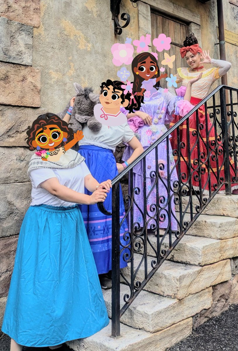 rapunzel_choco's tweet photo. #Encanto 

~ La Familia Madrigal !~

Mirabel,Luisa,Isabela,Dolores

#Dハロ仮装2024 
#ミラベルと魔法だらけの家 https://t.co/P8lQ58lUyR