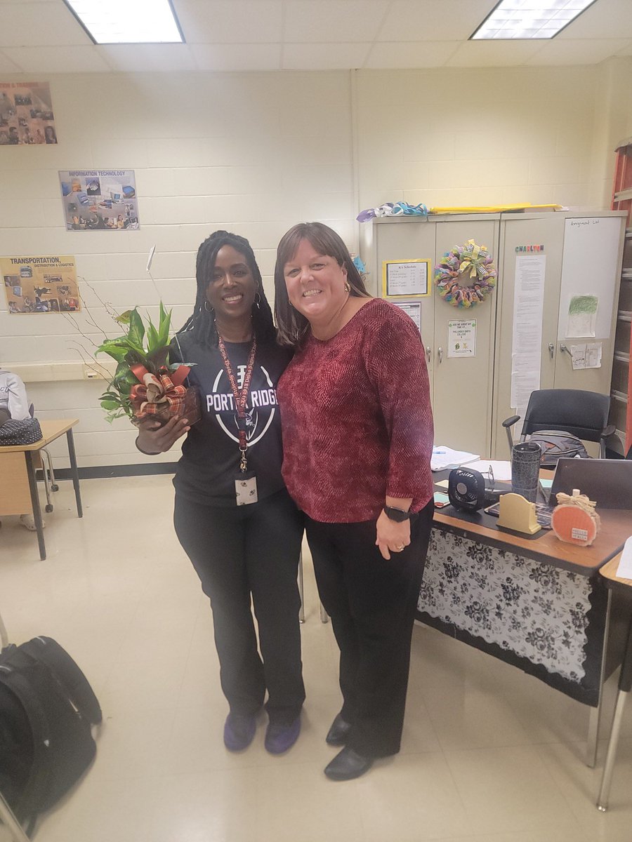 Prin_MayerPRMS's tweet image. Congratulations to @PorterRidgeMSNC CTE Teacher of the Year…Ms. Chera Charlton!!! She is an amazing teacher with a heart for middle schoolers! PR is incredibly lucky to have her! Congratulations on a well deserved award! @AGHoulihan @UCPSNC