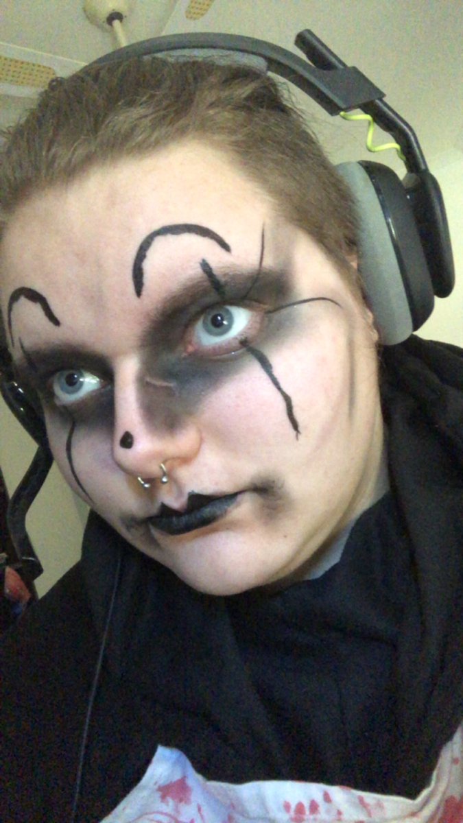 MuffinSkelle's tweet photo. Makeup inspired by @TerrifierFilm and @Pink_Stylist https://t.co/fyJswK7foN