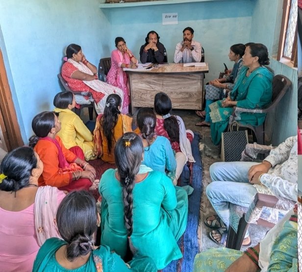 Yamkeshwar1's tweet photo. दिनांक 25.10.2024 को उन्नति महिला CLF में BOD की बैठक की गई जिसमें अल्ट्रा पूअर, शेयर धन, व्यवसायिक गतिविधियों, तथा शिकायत निवारण समिति का गठन किया गया। बैठक में ब्लॉक और CLF स्टॉफ उपस्थित थे।
@REAPPauri https://t.co/QO4X1gSRi0