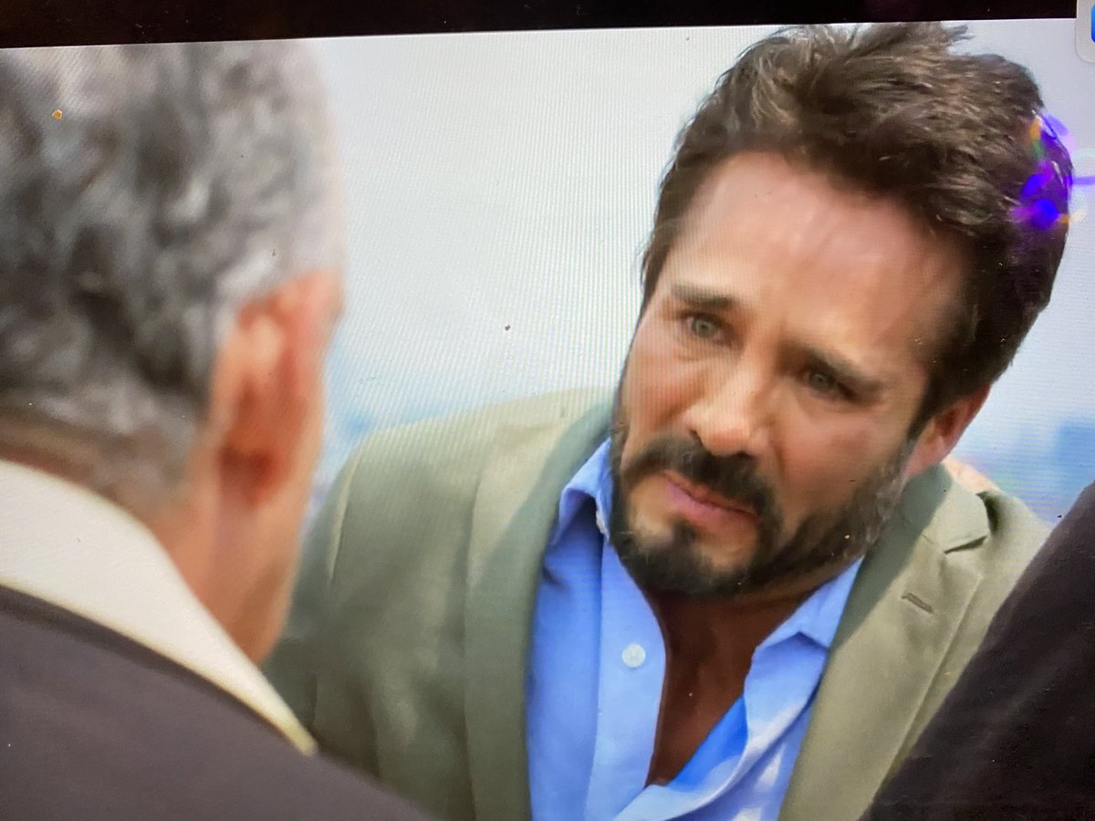 #Tino tiene que pagar mañana y le dejaron un recado del Calacas 😭<a href="/JoseRon3/">José Ron</a> lo golpearon #papásporconveniencia