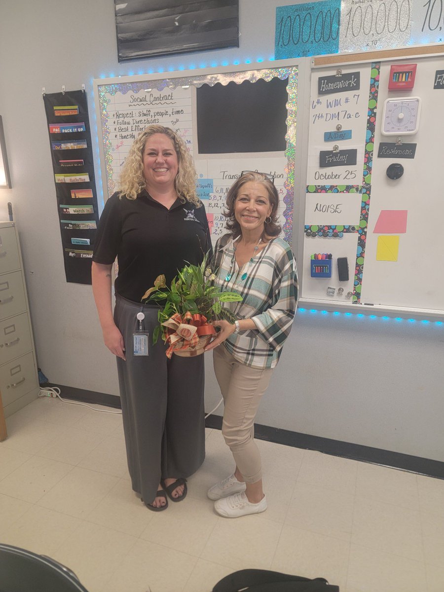 Prin_MayerPRMS's tweet image. Congratulations to one of @porterridgemsnc T of the Year finalists…Ms. Kim Huffstetler! Her enthusiasm &amp;amp; passion for ed make her a great candidate for TOY! She is a leader at PR &amp;amp; her energy is amazing! Congrats Ms. Huffstetler on a well deserved award! @AGHoulihan @UCPSNC